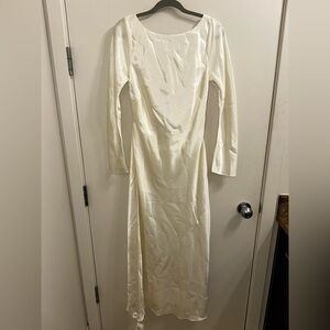 Elegant Cream Long Sleeve Dress